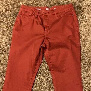 ST. JOHN’S BAY. Rust Skinny Leg Pants. Size 10. Like New. No stretch. NICE!
